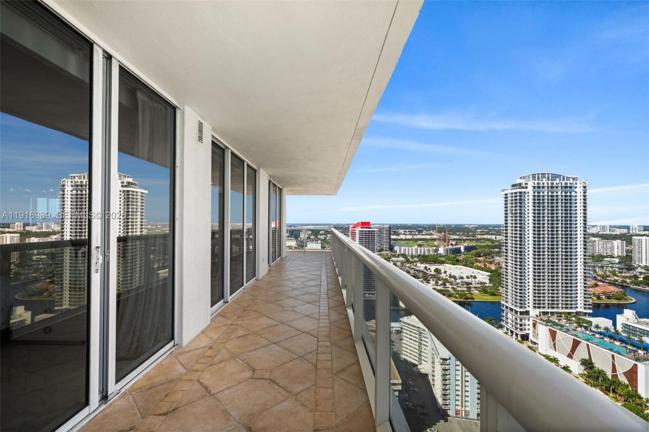 1830 S Ocean Dr, Unit 3708, Hallandale Beach, FL 33009 Photo