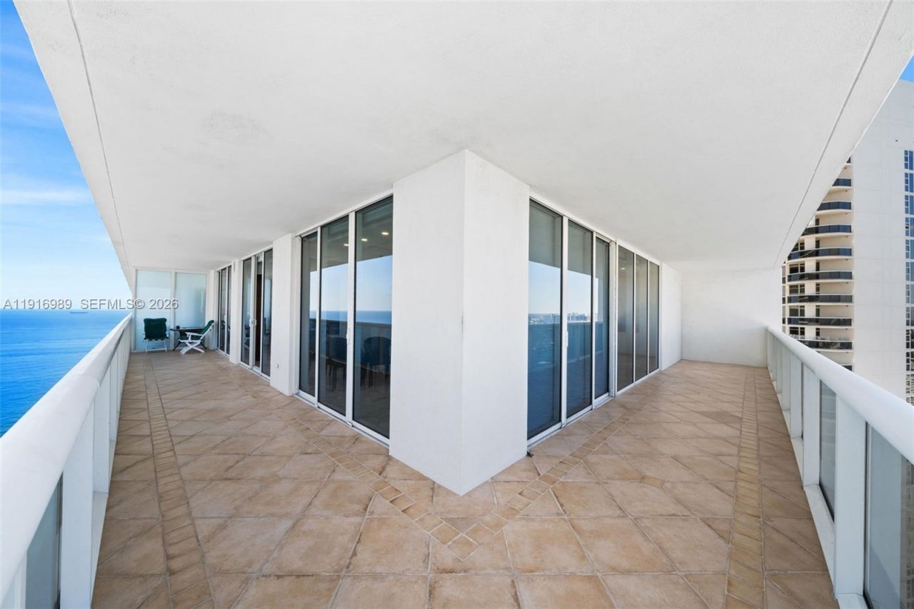 1830 S Ocean Dr, Unit 3708, Hallandale Beach, FL 33009 Photo