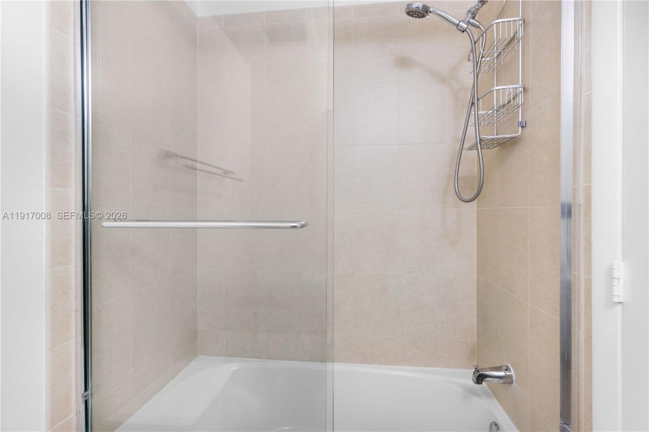 3340 NE 190th St, Unit 909, Aventura, FL 33180 Photo