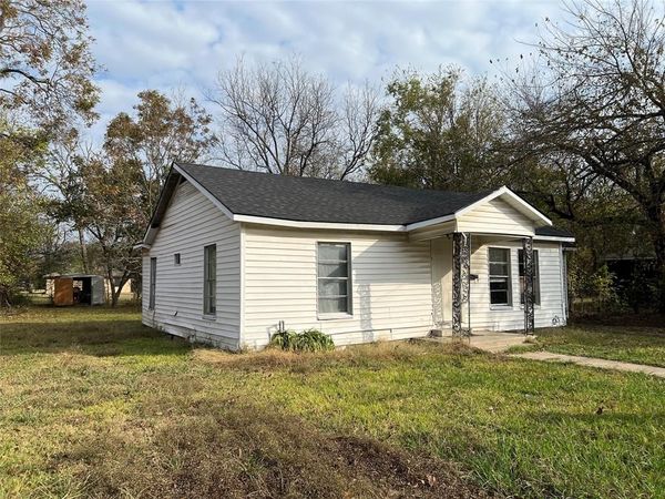 457 E James Street, Wills Point, TX 75169
