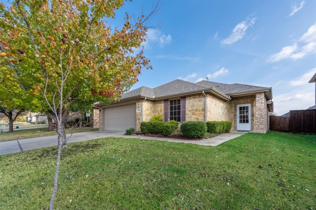 216 Chimney Rock Drive, Waxahachie, TX 75167 Main Photo