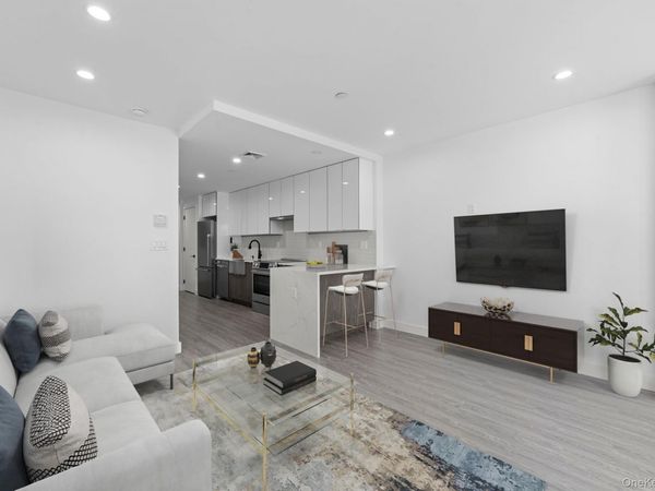 46-40 Vernon Boulevard, Unit 3B, Long Island City, NY 11101