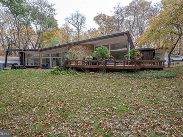 39 FAIRVIEW ROAD, PENN VALLEY, PA 19072