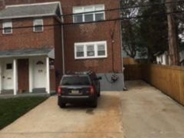 82 3RD AVENUE, Unit 1ST FLOOR, MARPLE TWP, PA 19008