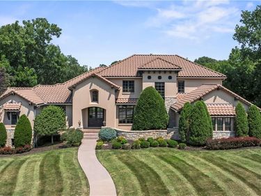 4501 N Hickory Lane, Kansas City, MO 64116