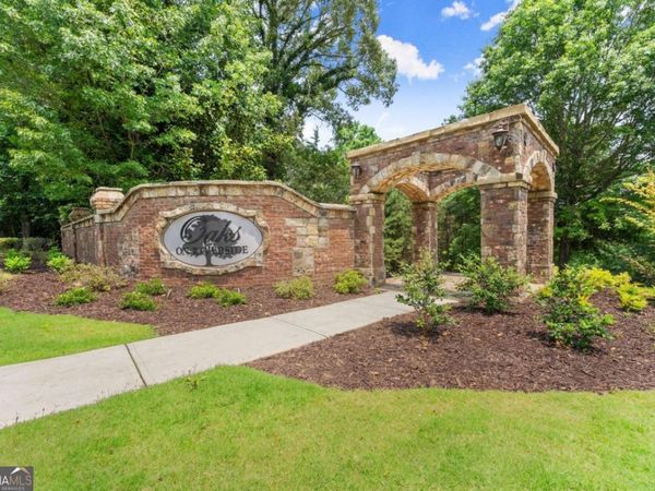 1748 Oak Tree Hollow, Gainesville, GA 30501