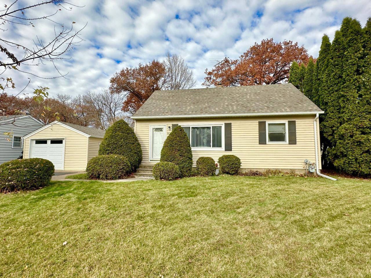 6116 Ridge Drive, Woodbury, MN 55125 Main Photo