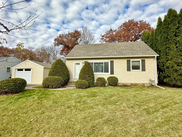 6116 Ridge Drive, Woodbury, MN 55125