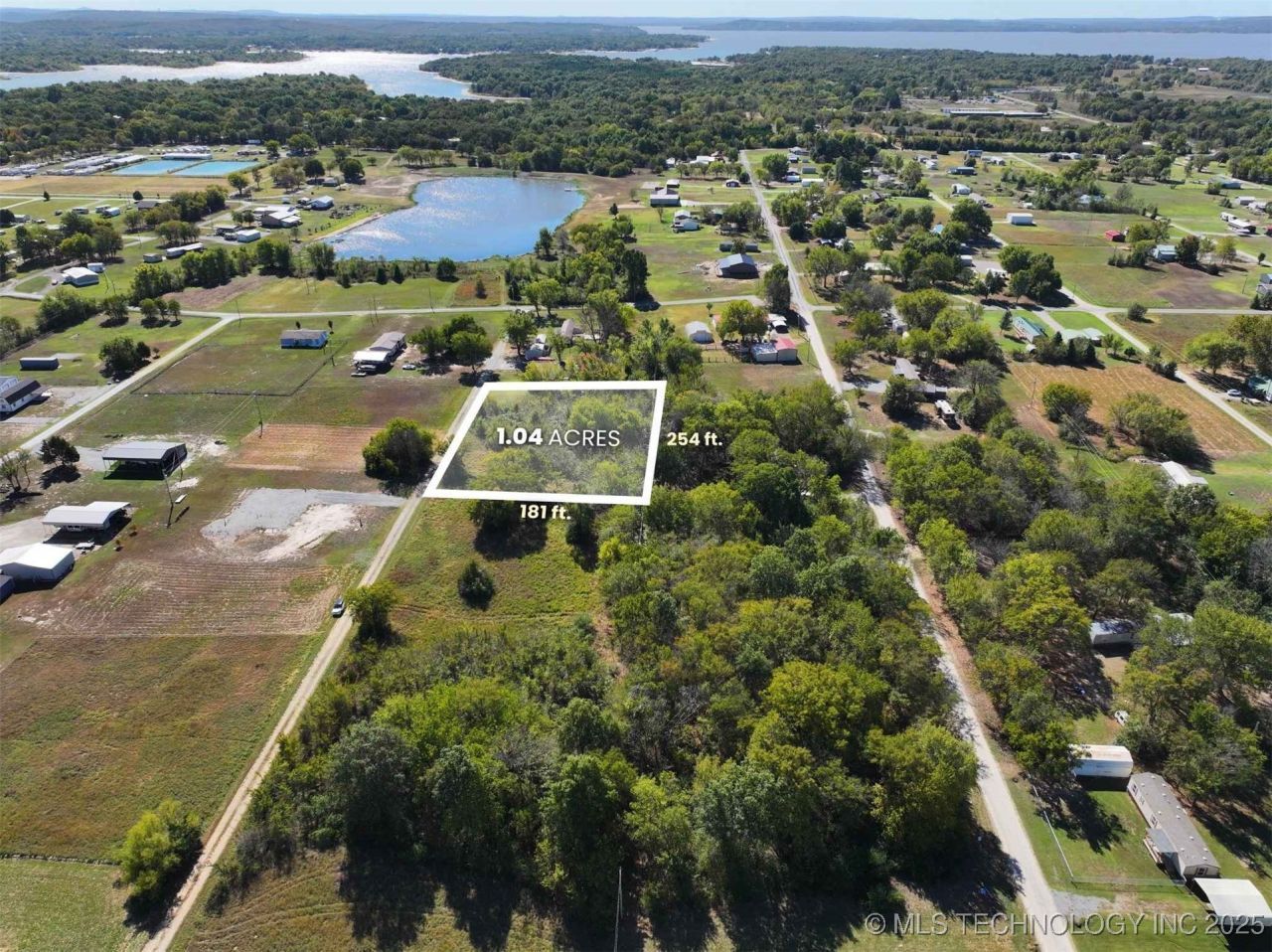 1920 Green Meadow Road, Checotah, OK 73160 Main Photo