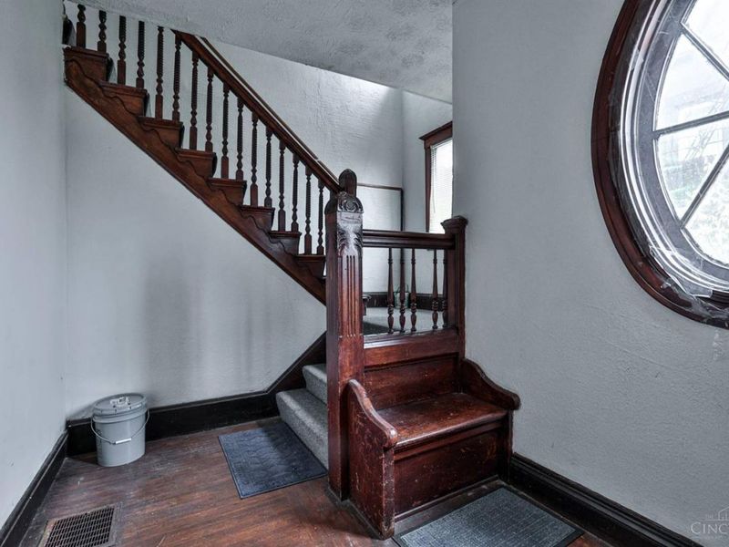 2231 Burnet Drive, Cincinnati, OH 45219 Photo 5