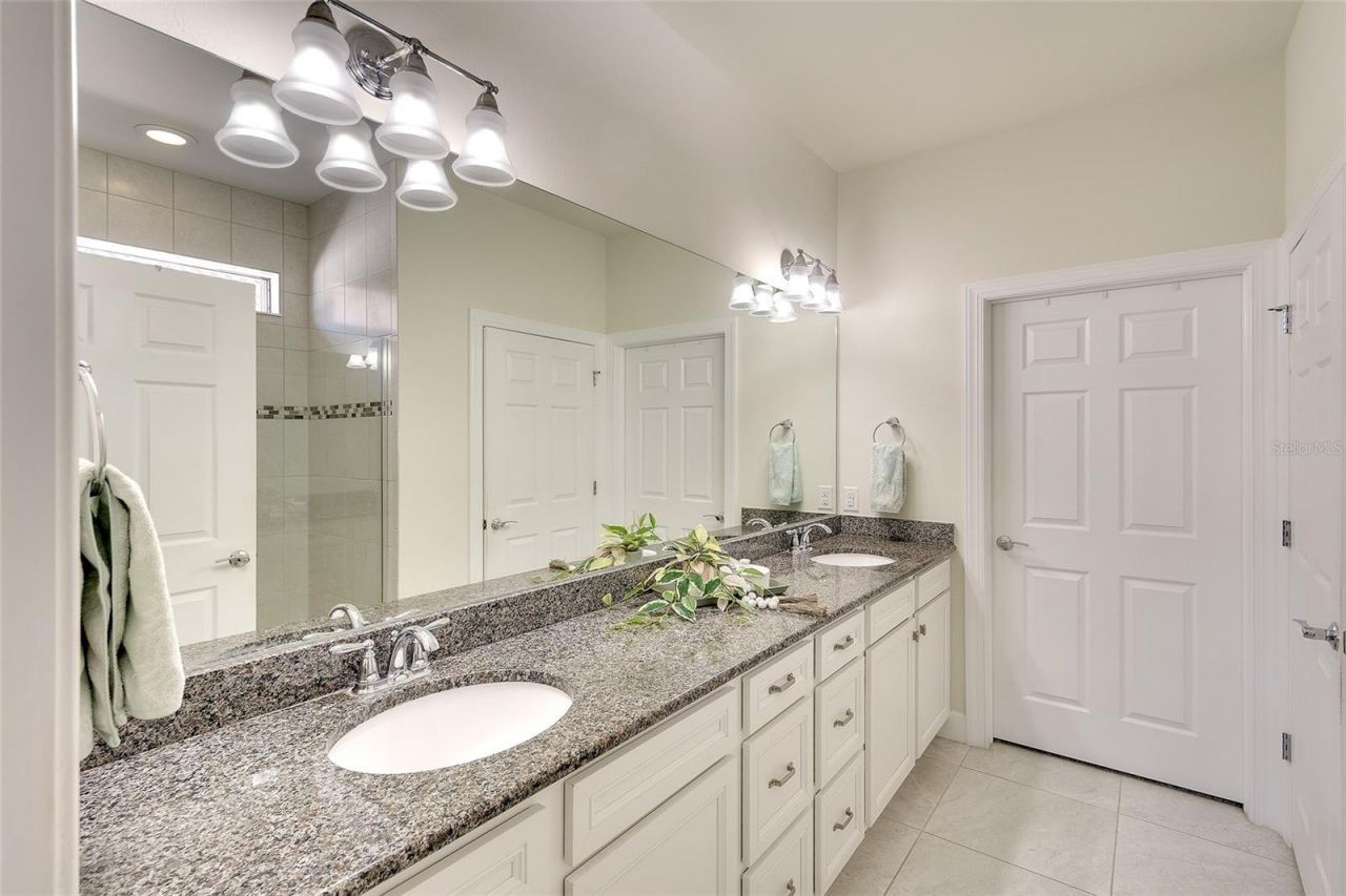 16745 Ellsworth Avenue, Bradenton, FL 34202 Photo