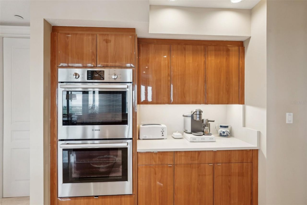 2050 Benjamin Franklin Drive, Unit B704, Sarasota, FL 34236 Photo