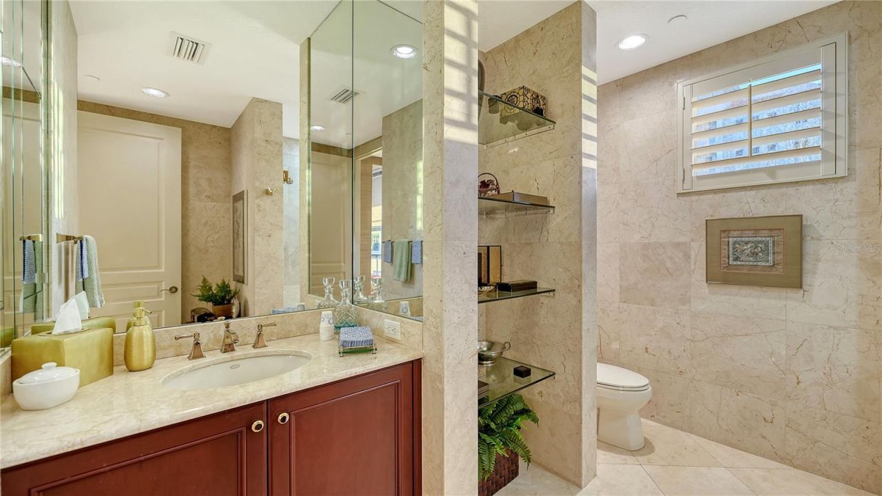 2050 Benjamin Franklin Drive, Unit B704, Sarasota, FL 34236 Photo