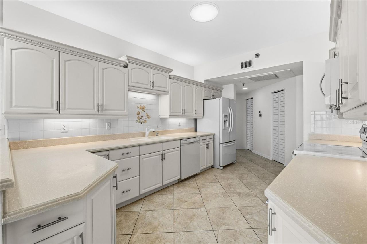 7932 Sailboat Key Boulevard S, Unit 804, South Pasadena, FL 33707 Photo