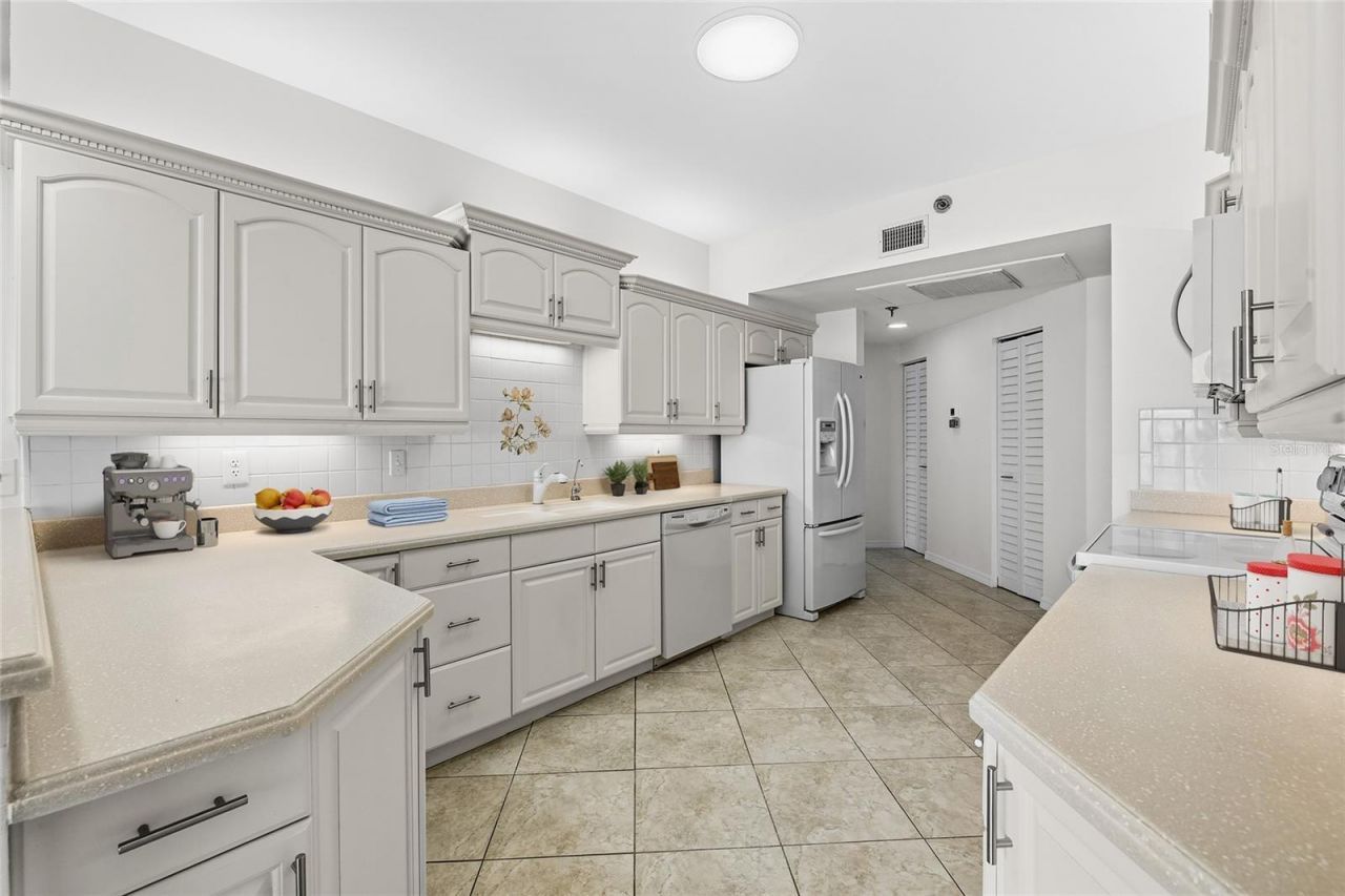 7932 Sailboat Key Boulevard S, Unit 804, South Pasadena, FL 33707 Photo