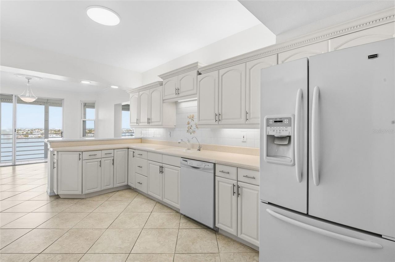 7932 Sailboat Key Boulevard S, Unit 804, South Pasadena, FL 33707 Photo