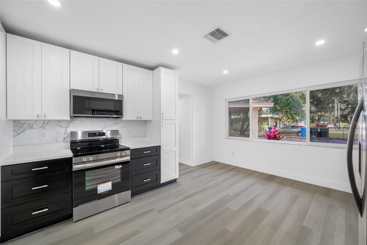 7601 Pine Hill Drive, Tampa, FL 33617 Photo