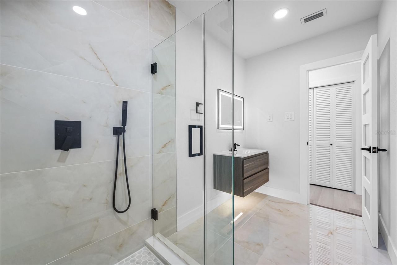 7601 Pine Hill Drive, Tampa, FL 33617 Photo