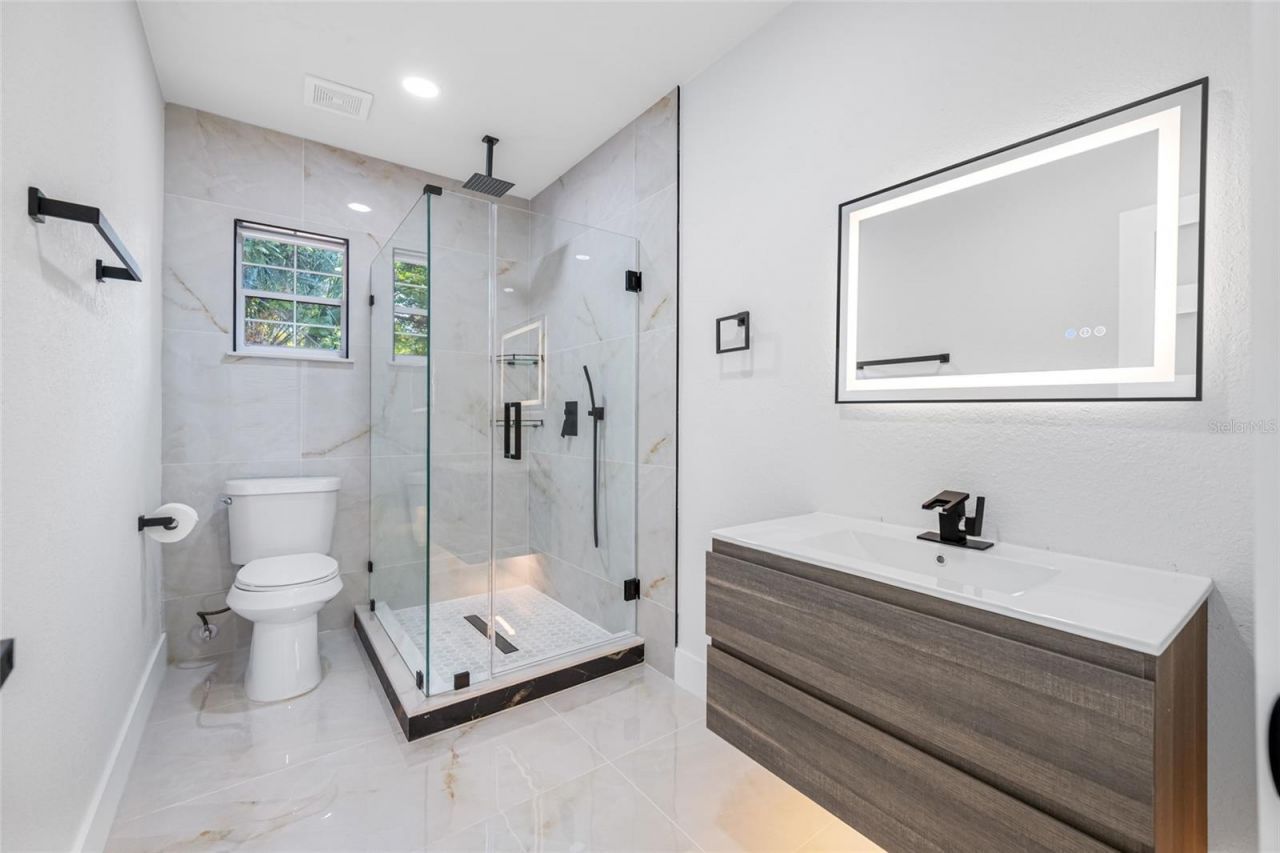 7601 Pine Hill Drive, Tampa, FL 33617 Photo