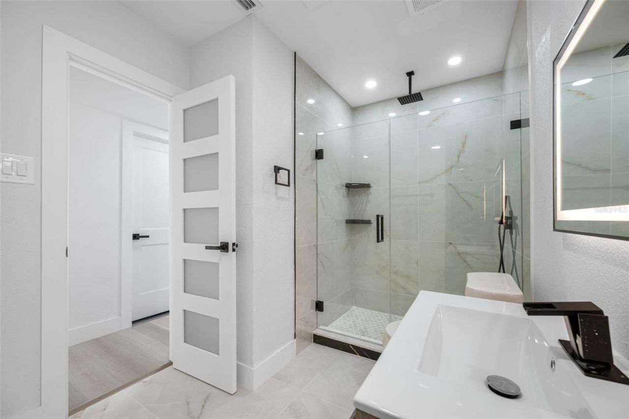 7601 Pine Hill Drive, Tampa, FL 33617 Photo