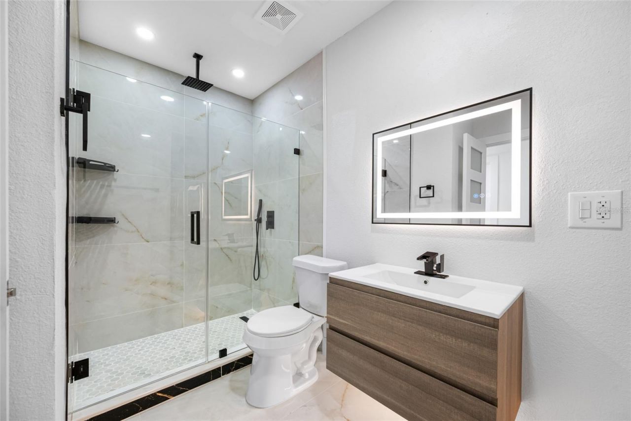 7601 Pine Hill Drive, Tampa, FL 33617 Photo