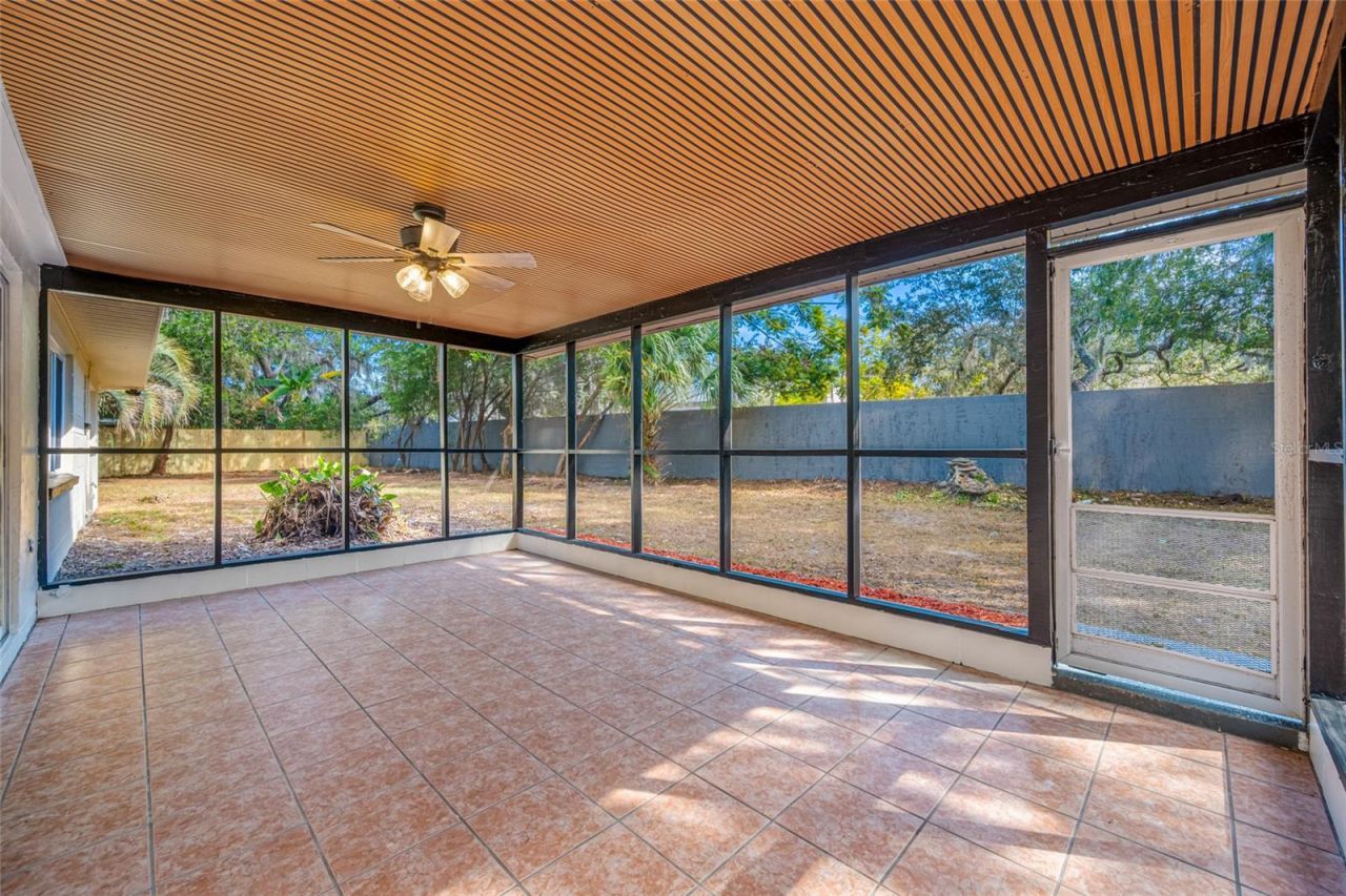 7601 Pine Hill Drive, Tampa, FL 33617 Photo