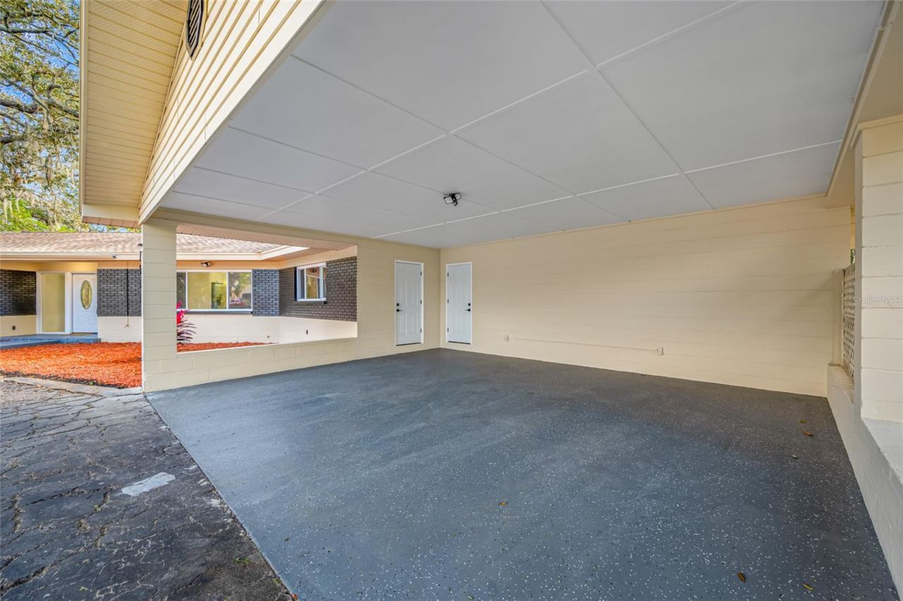 7601 Pine Hill Drive, Tampa, FL 33617 Photo