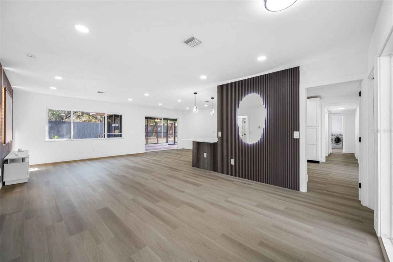 7601 Pine Hill Drive, Tampa, FL 33617 Photo