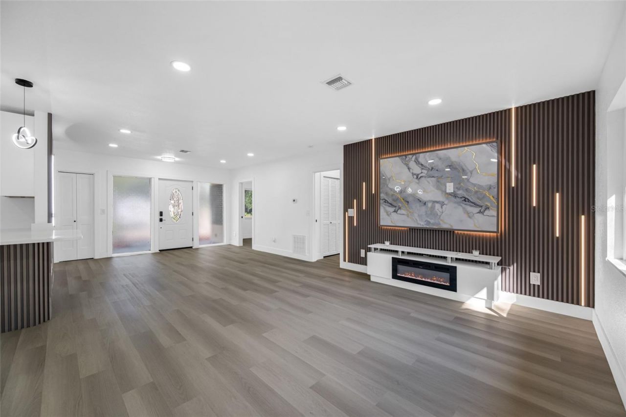 7601 Pine Hill Drive, Tampa, FL 33617 Photo