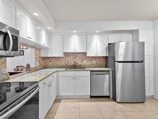 140 Lake Nancy Lane, Unit 112, West Palm Beach, FL 33411