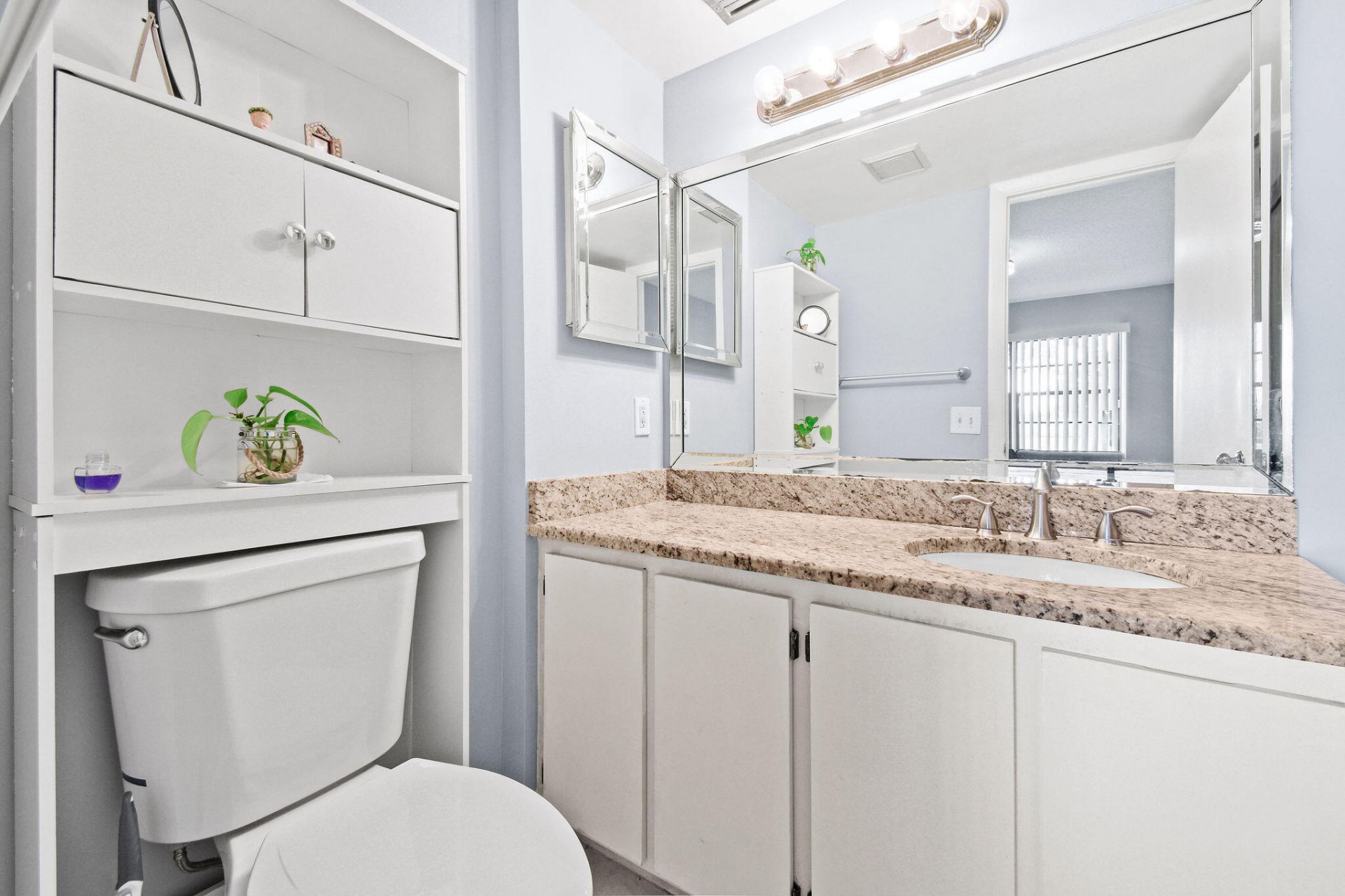 140 Lake Nancy Lane, Unit 112, West Palm Beach, FL 33411 Photo
