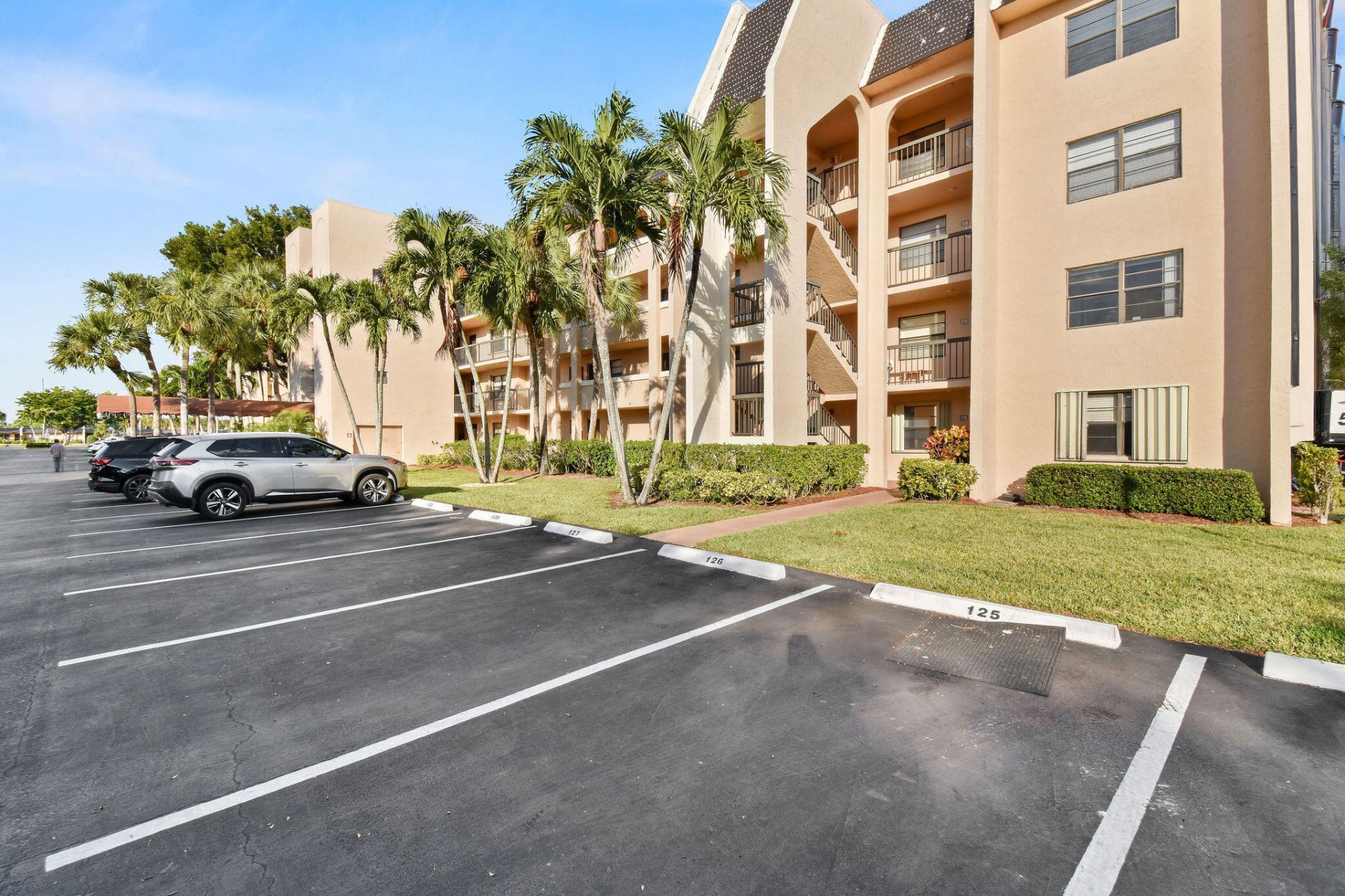 140 Lake Nancy Lane, Unit 112, West Palm Beach, FL 33411 Photo