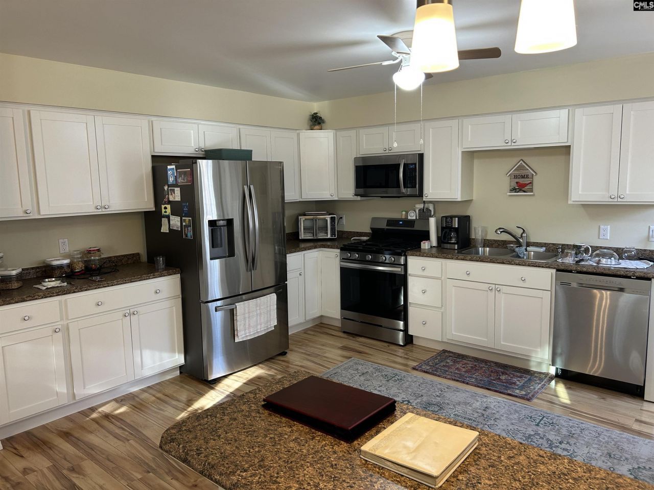 2533 B Watson Street Photo 9