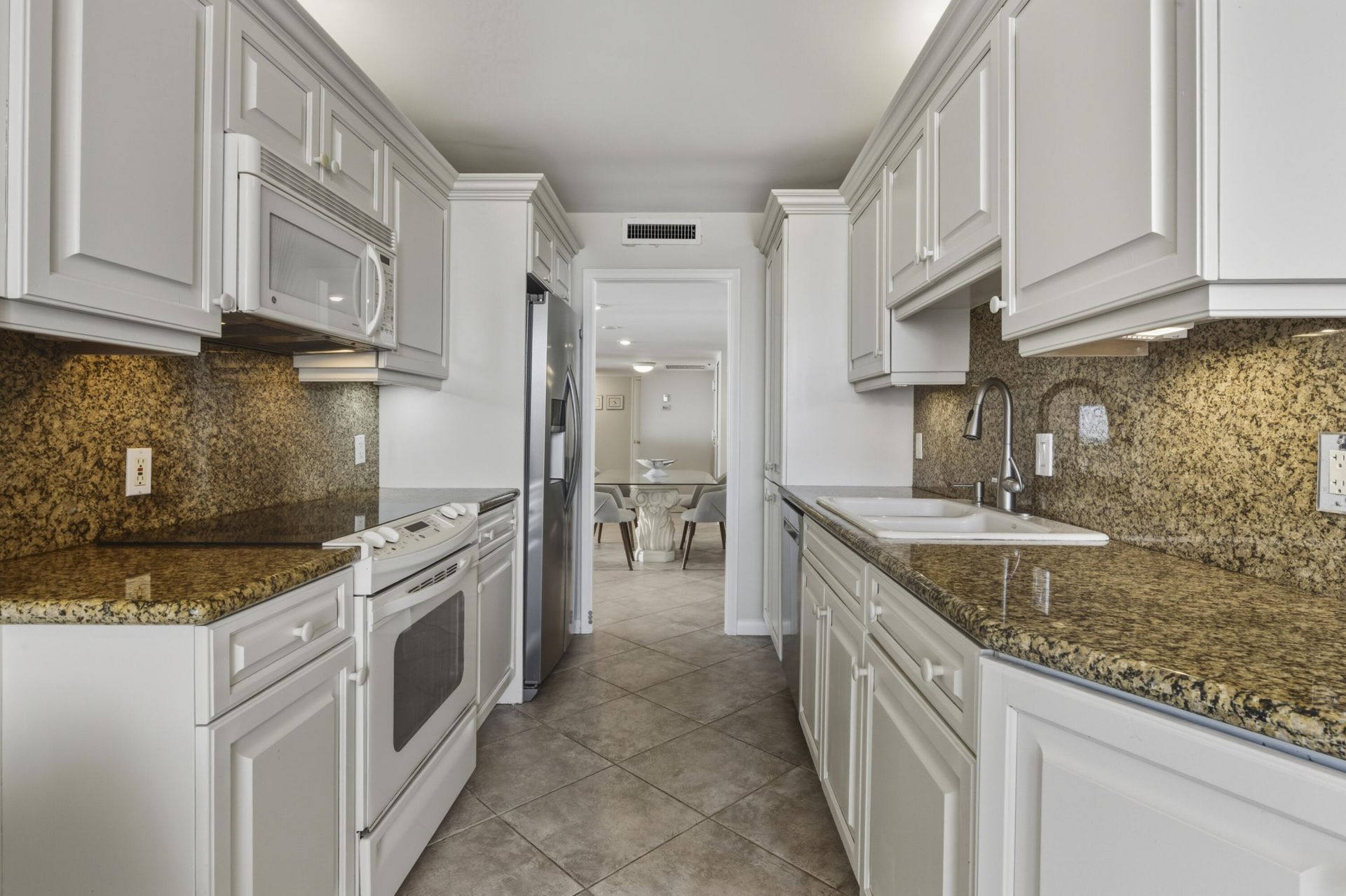 4200 N Ocean Drive, Unit 1-1705, Singer Island, FL 33404 Photo