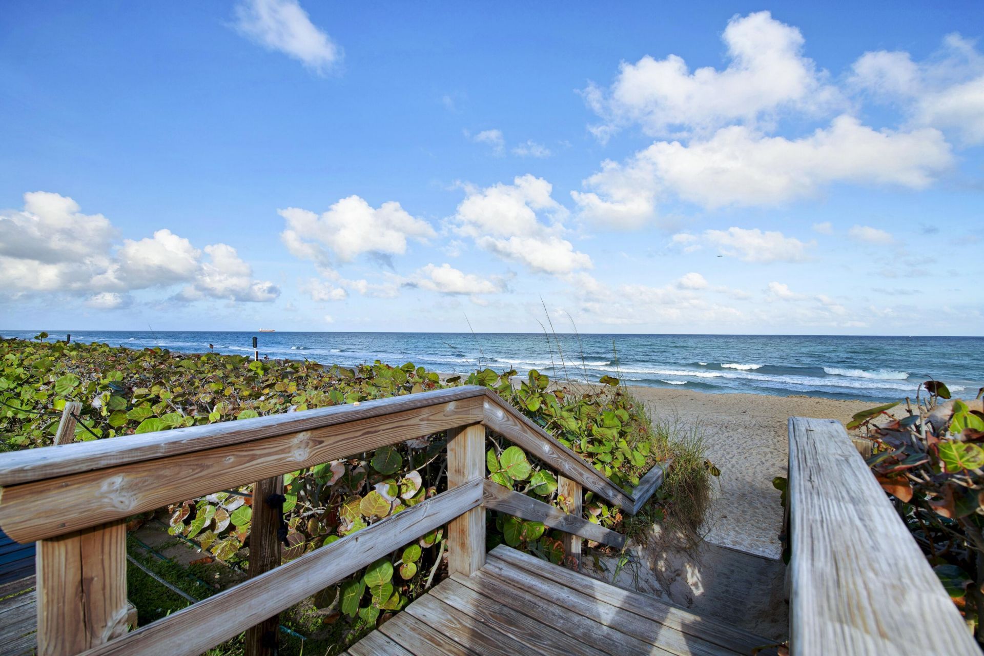 4200 N Ocean Drive, Unit 1-1705, Singer Island, FL 33404 Photo