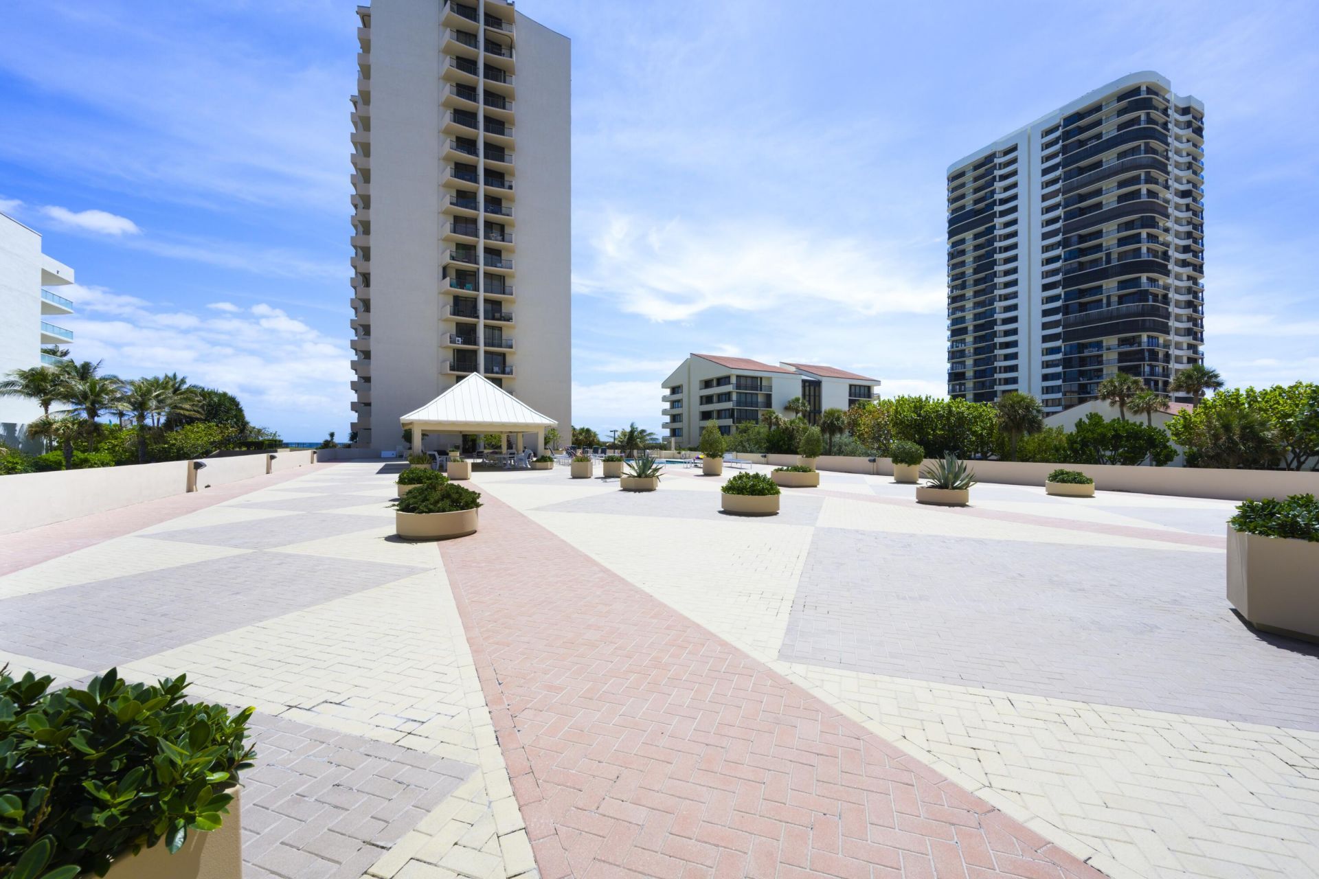 4200 N Ocean Drive, Unit 1-1705, Singer Island, FL 33404 Photo