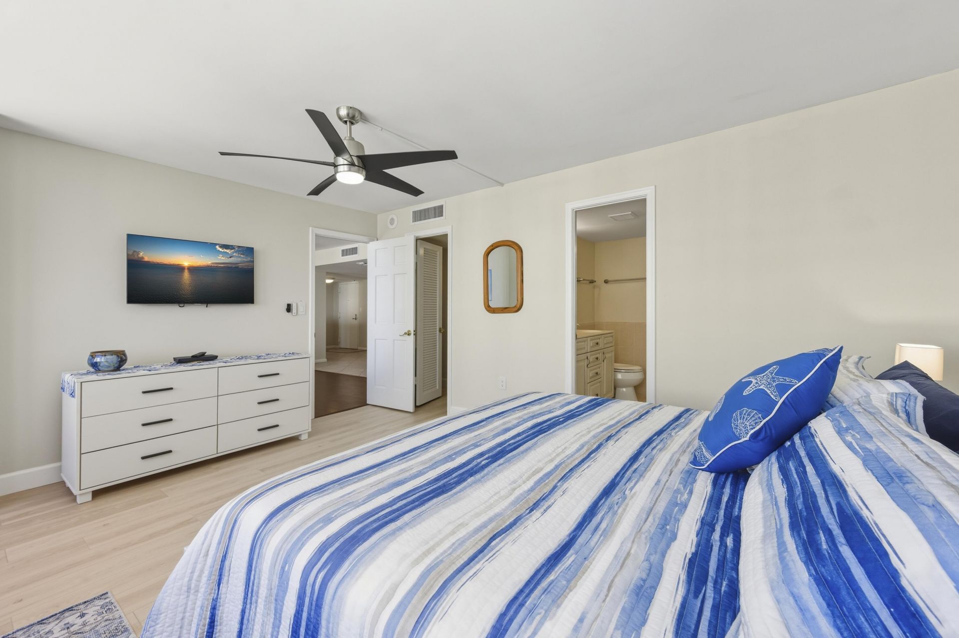 4200 N Ocean Drive, Unit 1-1705, Singer Island, FL 33404 Photo