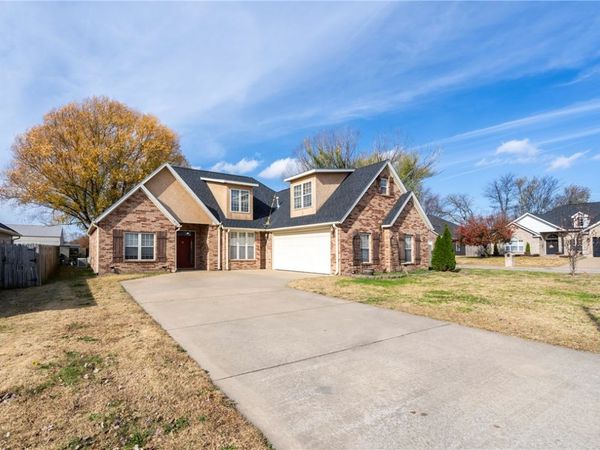 1410 Ezekiel Court, Siloam Springs, AR 72761