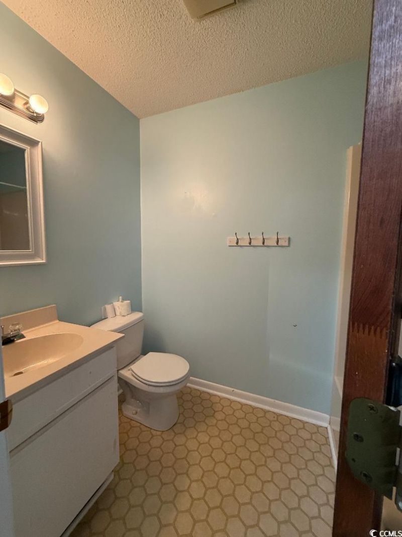 500 Fairway Village Dr. Photo 14