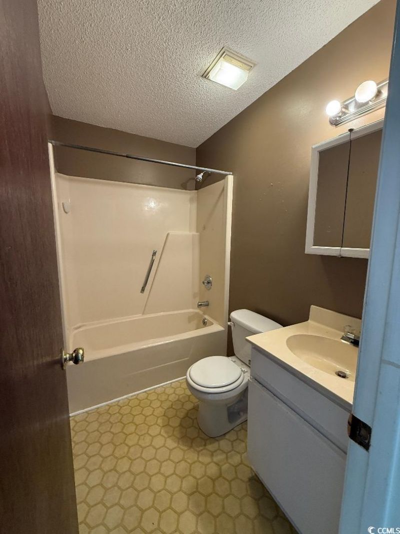 500 Fairway Village Dr. Photo 4