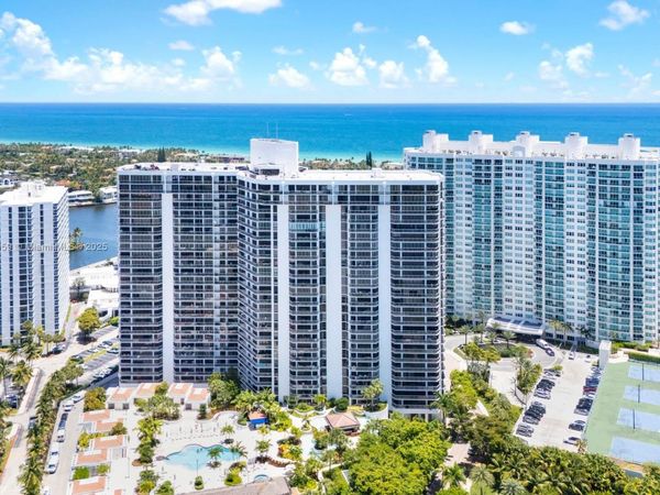 20281 E Country Club Dr, Unit 1009, Aventura, FL 33180