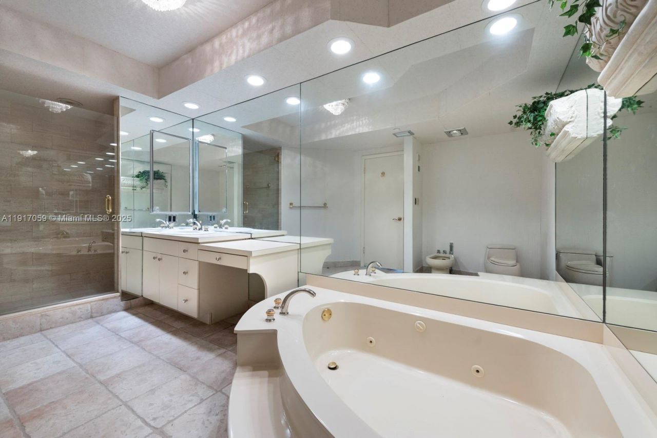 20281 E Country Club Dr, Unit 1009, Aventura, FL 33180 Photo