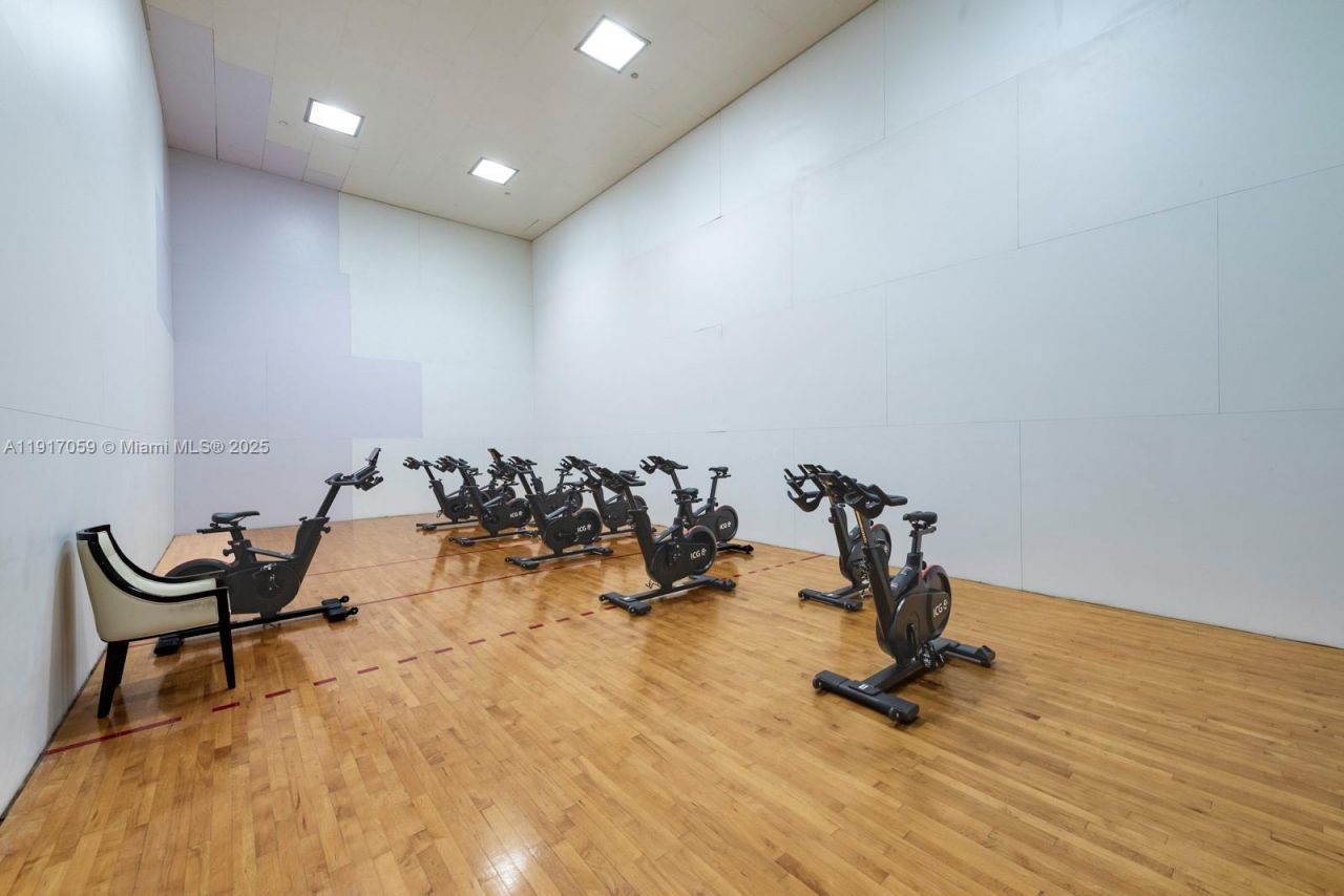 20281 E Country Club Dr, Unit 1009, Aventura, FL 33180 Photo