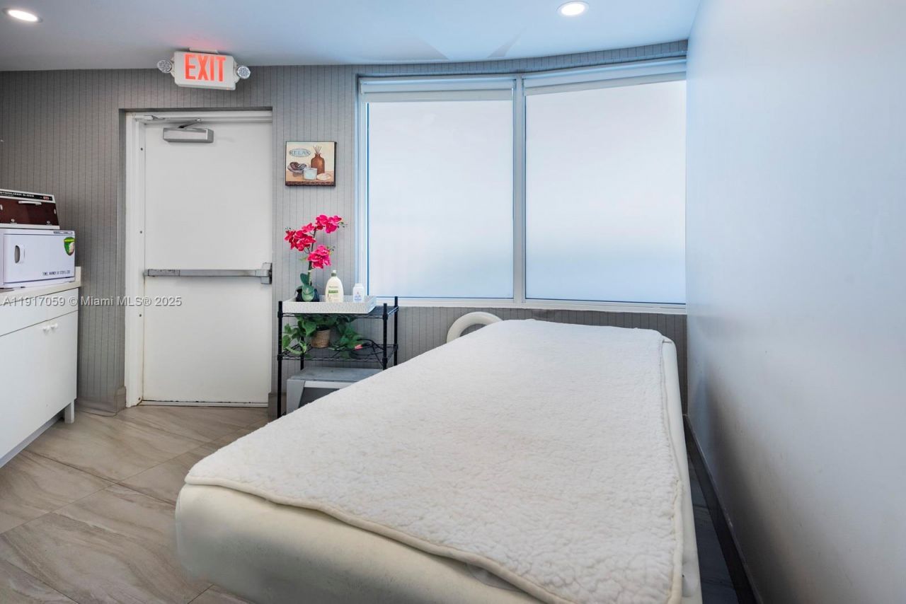 20281 E Country Club Dr, Unit 1009, Aventura, FL 33180 Photo