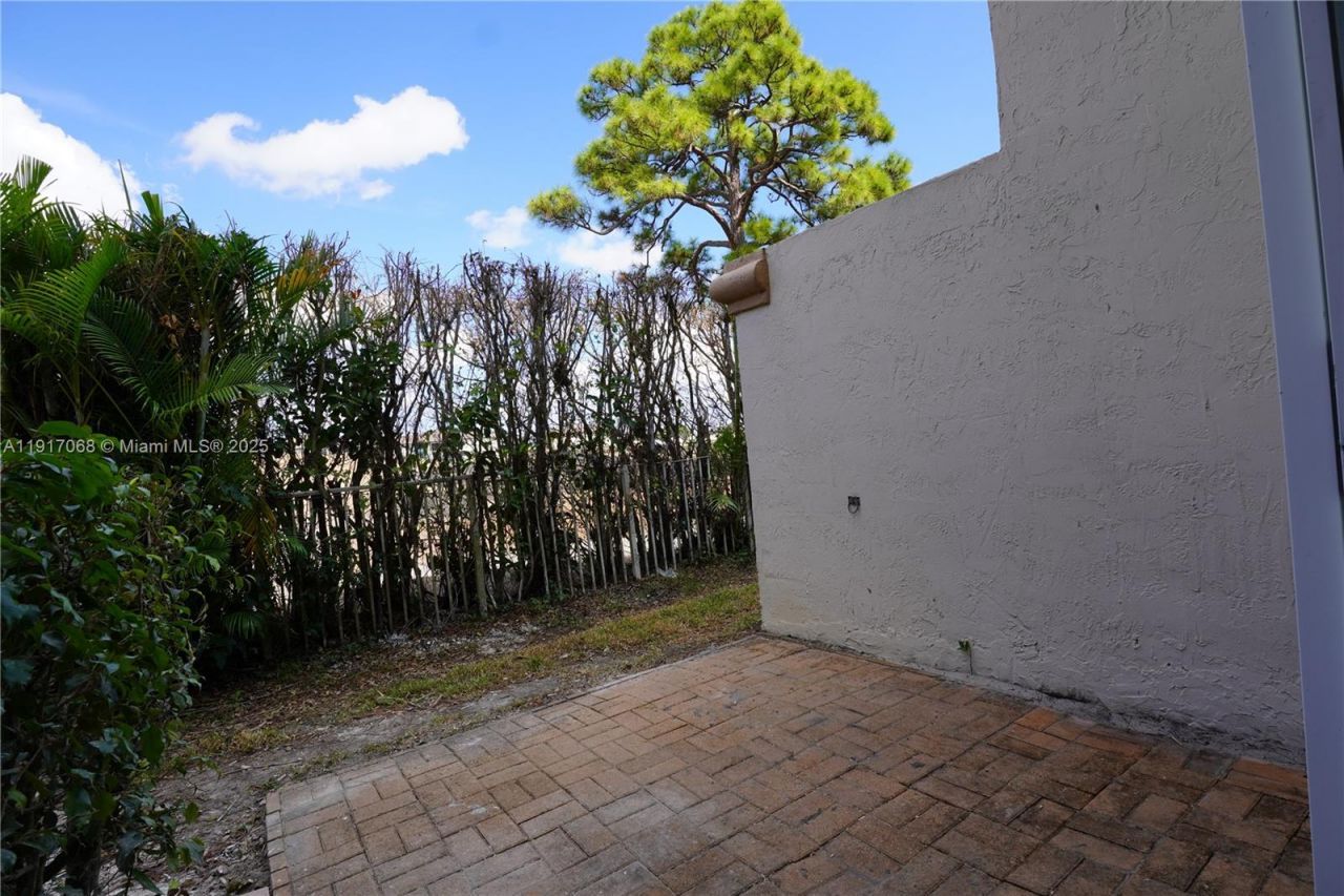 14104 Glenmoor Dr, Unit 14104, West Palm Beach, FL 33409 Photo