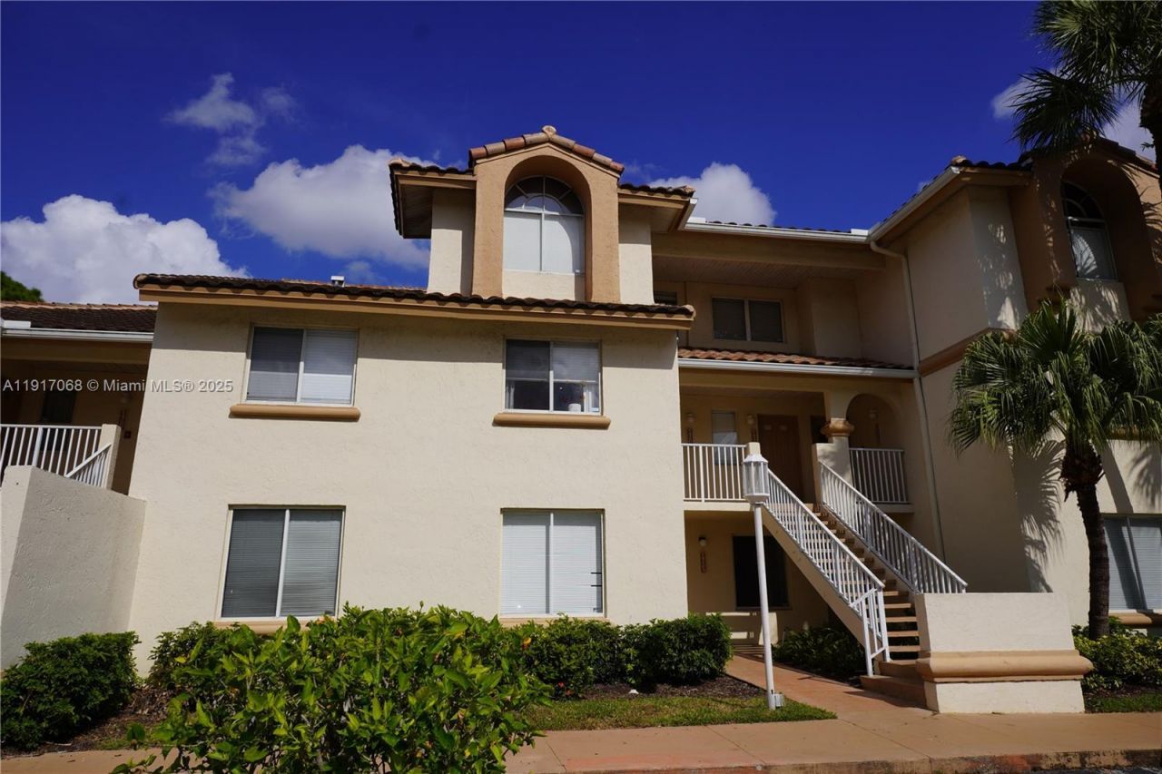 14104 Glenmoor Dr, Unit 14104, West Palm Beach, FL 33409 Photo