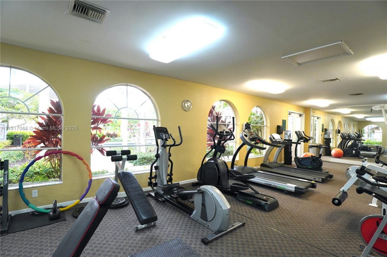 14104 Glenmoor Dr, Unit 14104, West Palm Beach, FL 33409 Photo