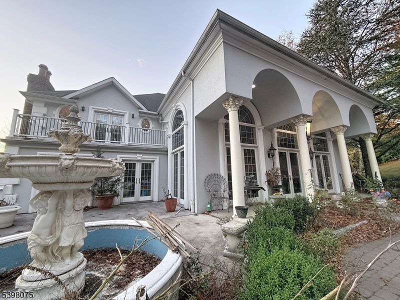 19 Powder Hill Rd, Saddle River, NJ 07458 Main Photo