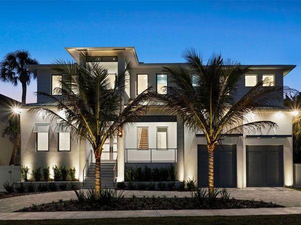 423 S ROYAL POINCIANA DRIVE, TAMPA, FL 33609