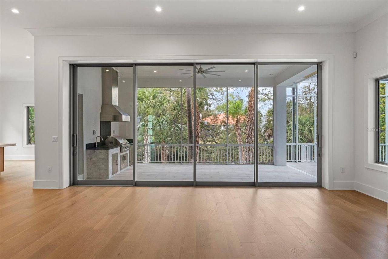 423 S Royal Poinciana Drive, Tampa, FL 33609 Photo